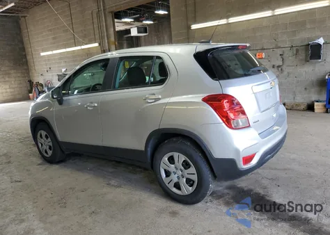 2017 Chevrolet Trax Ls z USA, uszkodzony, nr VIN KL7CJKSB1HB207756